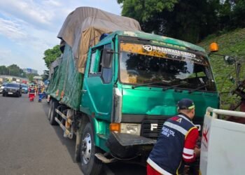 Rem Blong di Tol JORR Sore Ini, Tujuh Kendaraan Terlibat Tabrakan Berantai