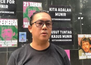 Aktivis Disiram Air Keras, Demokrasi Kita Baik-Baik Saja?