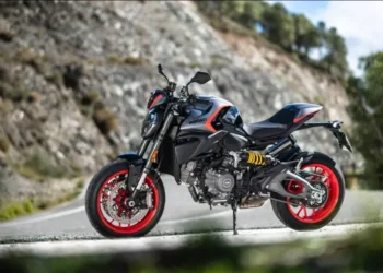 Bukan Cuma Ganti Cat! Ducati Monster Datang Lebih Pintar, Lebih Brutal