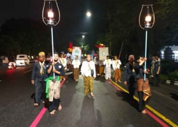 Makna Tumpeng dalam Malem Selikuran: Doa, Tradisi, dan Seribu Bulan
