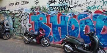 Kuta Not Crime: Kenapa Muncul di Tembok Poppies?