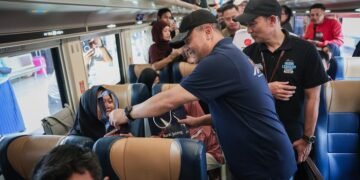 Gubernur Jateng Lepas KA Mudik Gratis, Pekerja Informal Jadi Prioritas