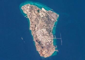 Kharg di Ujung Senjata: Siapa Sebenarnya yang Diuntungkan?