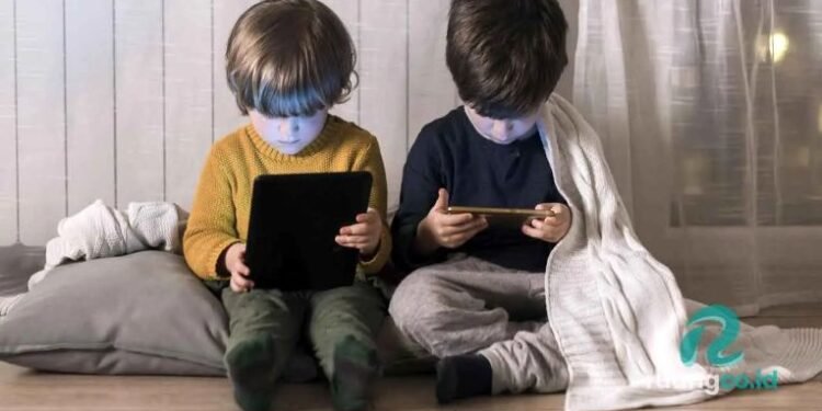 Anak Di Bawah 16 Tahun Dikeluarkan dari Medsos: Proteksi atau Realita yang Terlambat?