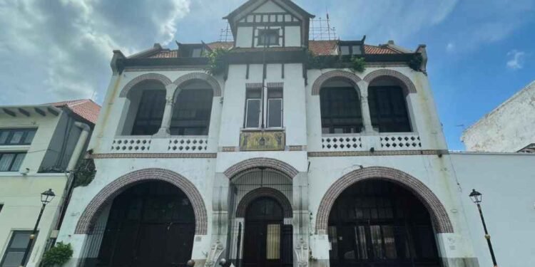 Bukan Sekadar Bangunan Tua: Gedung Singa dan Cerita yang Tak Pernah Usang