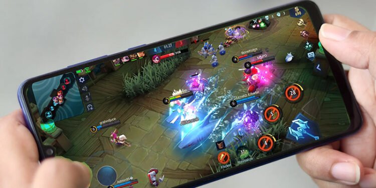 Sering Main Game Berat, Benarkah Umur HP Jadi Lebih Pendek?