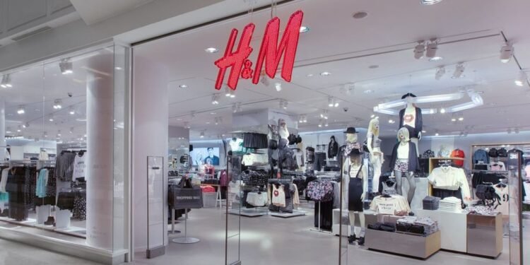 H&M Tutup 160 Toko: Strategi Cerdas atau Tanda Ritel Fisik Mulai Tumbang?