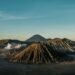 Gunung Bromo: Di Antara Kabut, Kamu Bisa Menemukan Dirimu Sendiri