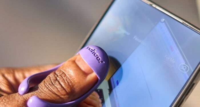 Yahoo Jual Kunci Jempol: Solusi Absurd untuk Masalah yang Terlalu Nyata?