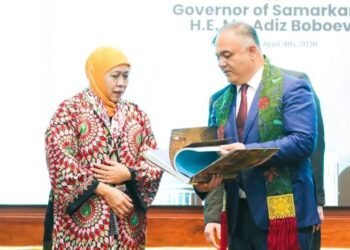 Direct Flight ke Samarkand: Antara Ziarah, Bisnis, dan Jejak Islam Nusantara