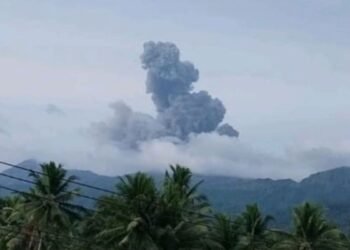 Dukono Kembali Erupsi: Waspada atau Kita Mulai Kebal dengan Bahaya?