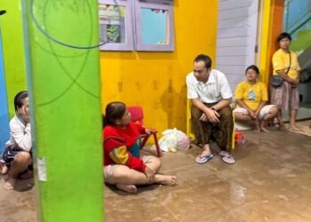 Wali Kota Turun ke Banjir Solo: Lansia Didahulukan, Kota Masih Berjuang