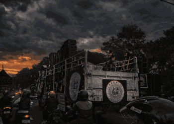 Sistem Barcode Solar Bermasalah? Ratusan Sopir Truk Jatim Turun Demo