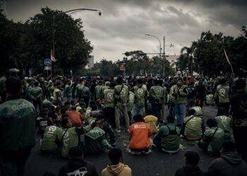 Realita Driver Ojol: Narik Seharian, Pulang Tanpa Kepastian