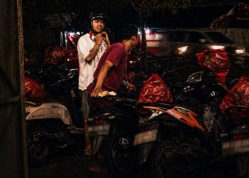 Tukang Parkir Itu Gangguan atau Penjaga yang Kita Abaikan?