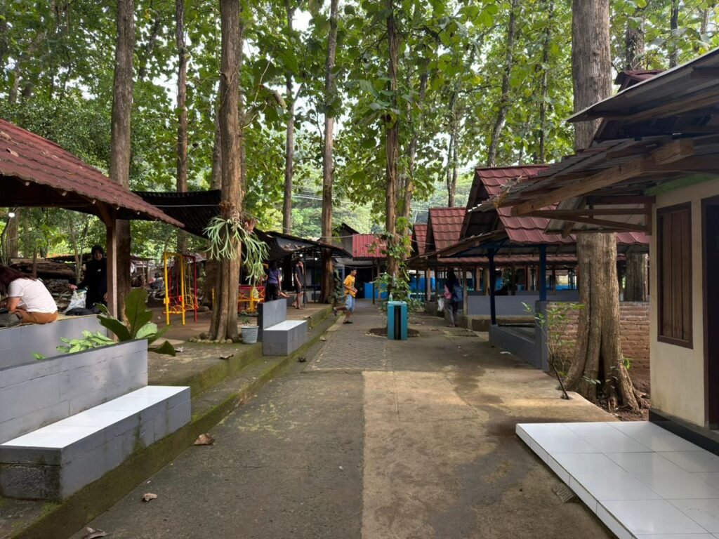 Kalau Kamu lelah Istirahatlah, Warung Ini Menyimpan Ketenangan