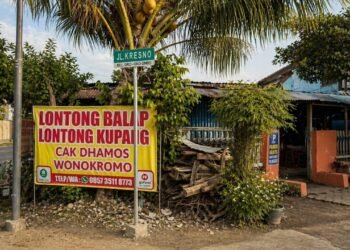 Murah, Legendaris, dan Beda: Lontong Kupang Favorit Warga Madiun