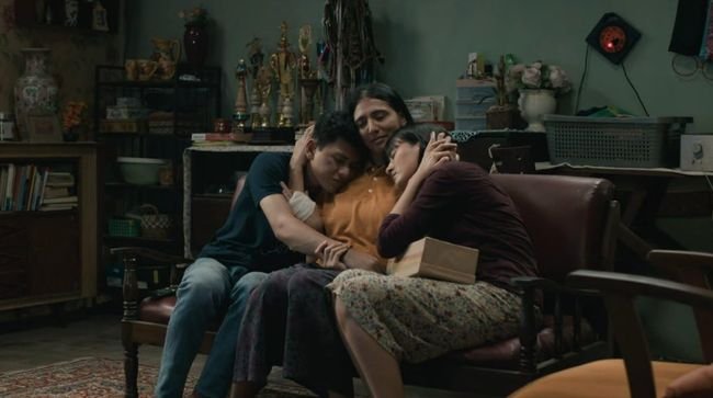 Ayah Hadir, Tapi Tak Pernah Ada: Luka Keluarga di Film “Ayah, Ini Arahnya ke Mana Ya?”