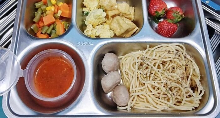 Dari Program Gizi ke IGD: Spageti MBG Bikin Puluhan Siswa Keracunan