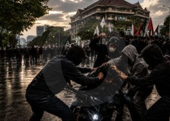 Aksi Buruh Yogyakarta Berakhir Tenang, Jalan Pulang Mencekam
