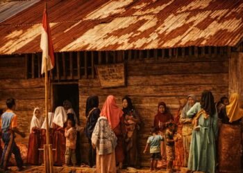 13 Anak, 1 Ruang Kayu: Apakah Ini Masih Bisa Disebut Sekolah?