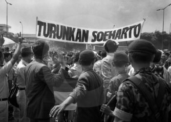 Tuntutan Gerakan Mahasiswa 1998: Reformasi atau Revolusi?