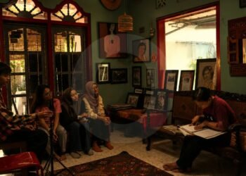 Pena & Kuas, Bermuara di Canting: Perjalanan Ida Merawat Tembo Batik