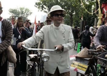 Pimpin Pawai, Respati Berubah Jadi Demang