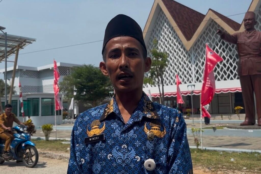 Negara Hadir di Pulau Terluar, Tapi Sudahkah Hadir untuk Gurunya?