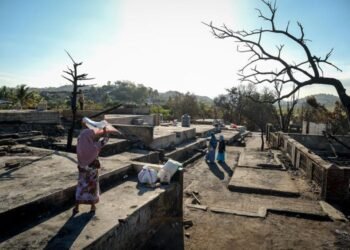 Desa Sade Terbakar, Masa Depan Tradisi Sasak Dipertaruhkan