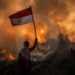 Merah Putih di Tengah Asap, Potret Kemerdekaan yang Belum Utuh