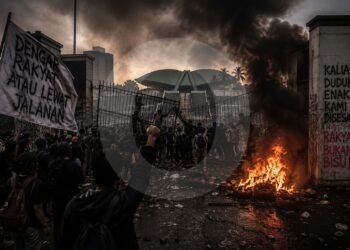 Dari Orasi ke Api: Demo Mahasiswa di DPR Memanas