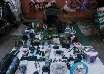 Barang Bekas dan Perjuangan Bertahan Hidup
