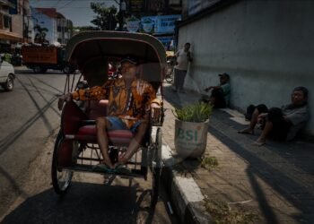 Realitas Tukang Becak Klewer: Satu Hari Tanpa Penumpang, Kini Jadi Kenyataan