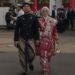 Di Balik Baju Adat Menteri, Ada Pertanyaan tentang Kemerdekaan