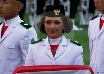 Neeltje Werimon: Putri Papua di Balik Baki Penurunan Merah Putih