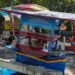 Ketika Matahari Menyengat, Penjual Es Kapal Meraup Untung