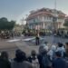 Simpang Gramedia Memanas: Demo, Warga dan Perebutan Ruang Publik