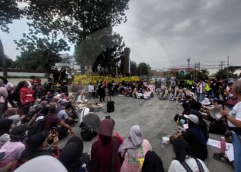 Jalan Sore Pukul Panci: Saat Warga Jogja Menagih Jawaban soal MBG