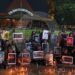 Doa dan Lilin Jurnalis Solo untuk 5 Rekan Hilang di Anak Krakatau
