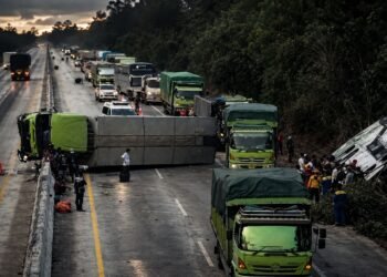 Tabrak Truk Trailer di Tol Terpeka, Sopir Bus EPA Star Tewas