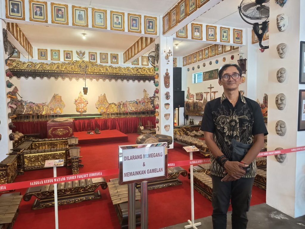 Gedung Kolonial, Museum Gubug Wayang, dan Ingatan Mojokerto